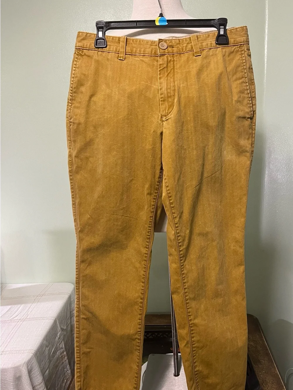Banana Republic Men's Chinos in Mustard Yellow Size 31/30